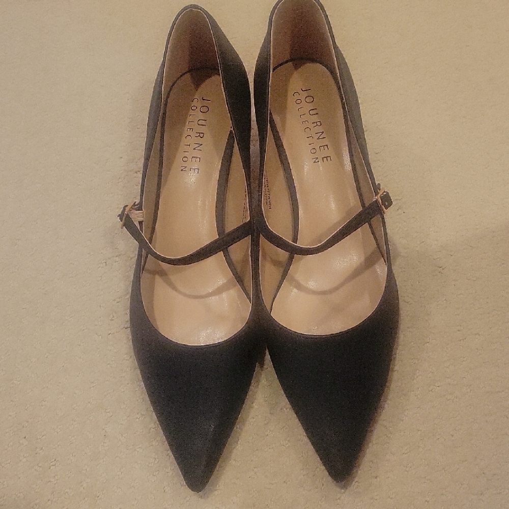 Journee Collection Elegant Black Mary Jane Heels
